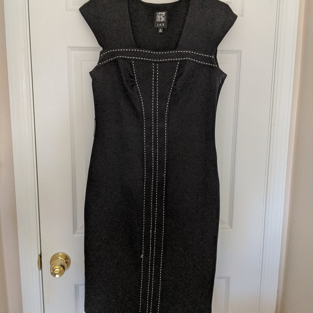 Jax Cap Sleeve Shift Dress w. White Stitching